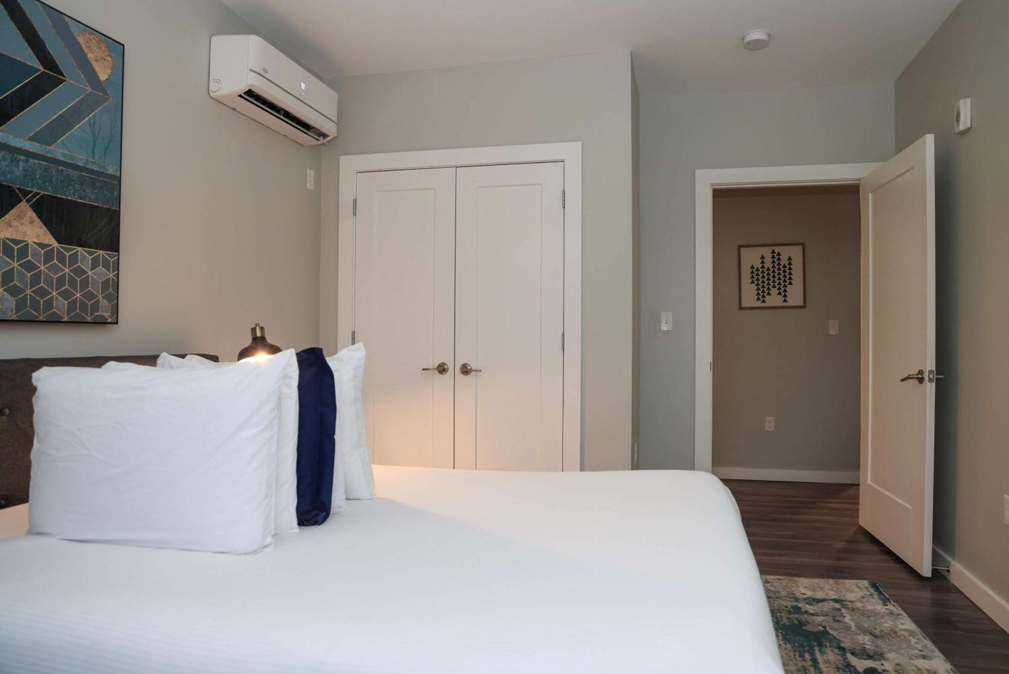 Luxury Apartment With Gym, Steps From Commuter Rail #4011 Reading Экстерьер фото