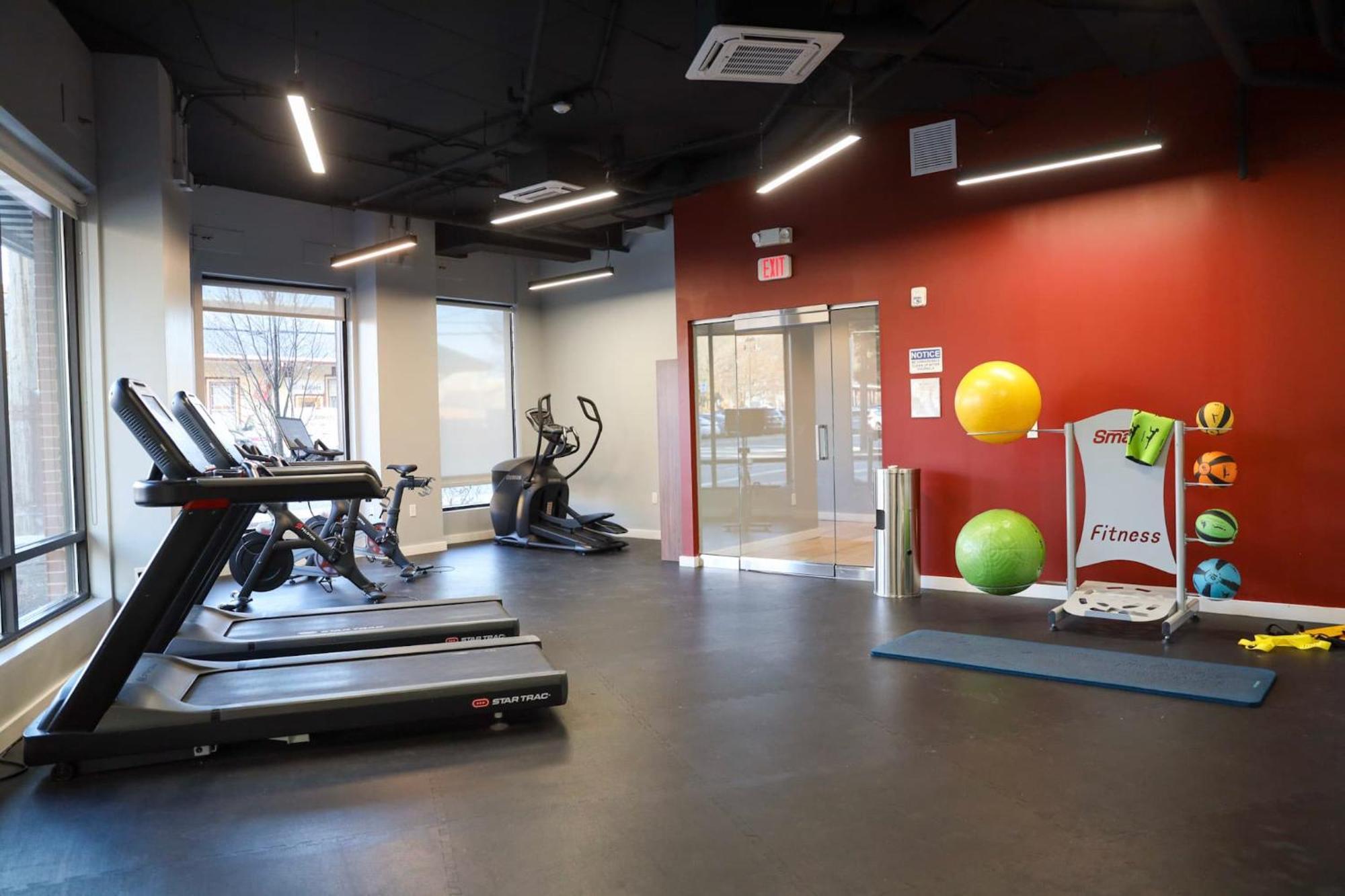 Luxury Apartment With Gym, Steps From Commuter Rail #4011 Reading Экстерьер фото