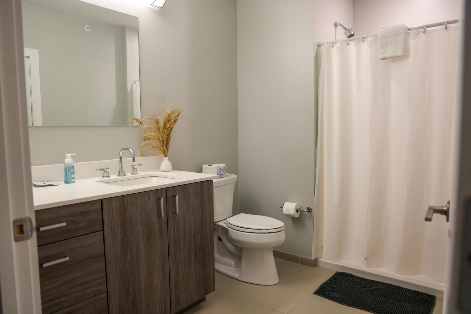 Luxury Apartment With Gym, Steps From Commuter Rail #4011 Reading Экстерьер фото